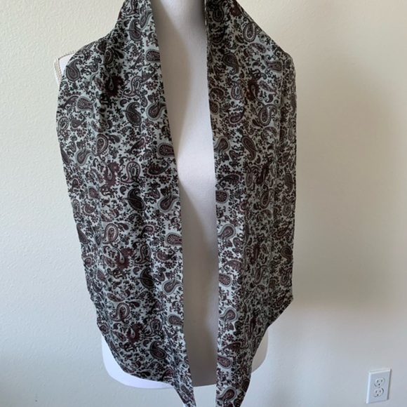 Scarf - Picture 1 of 5